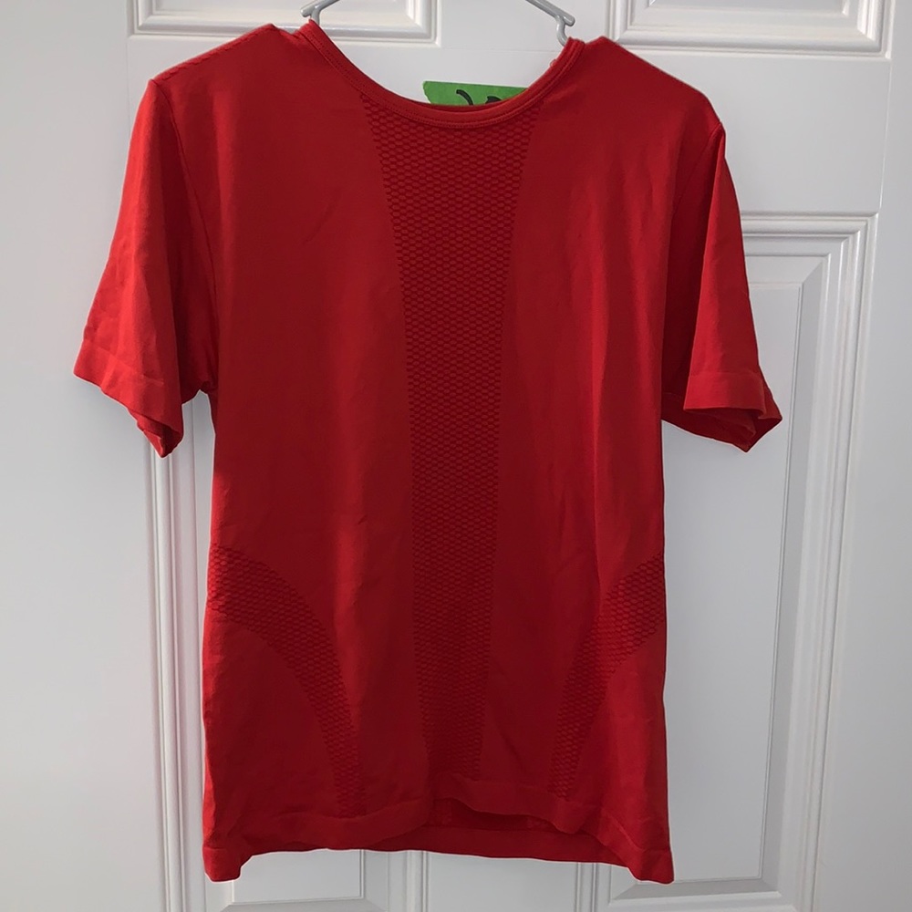 XL women’s tee shirt
